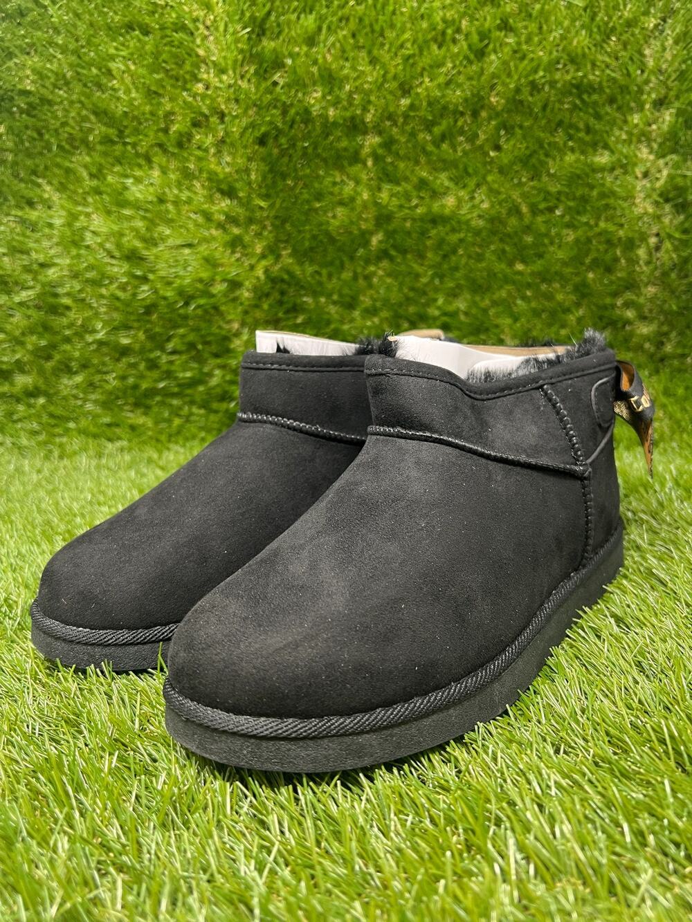 Juicy Couture Women's 6M Kelsey Black Bow Bootie